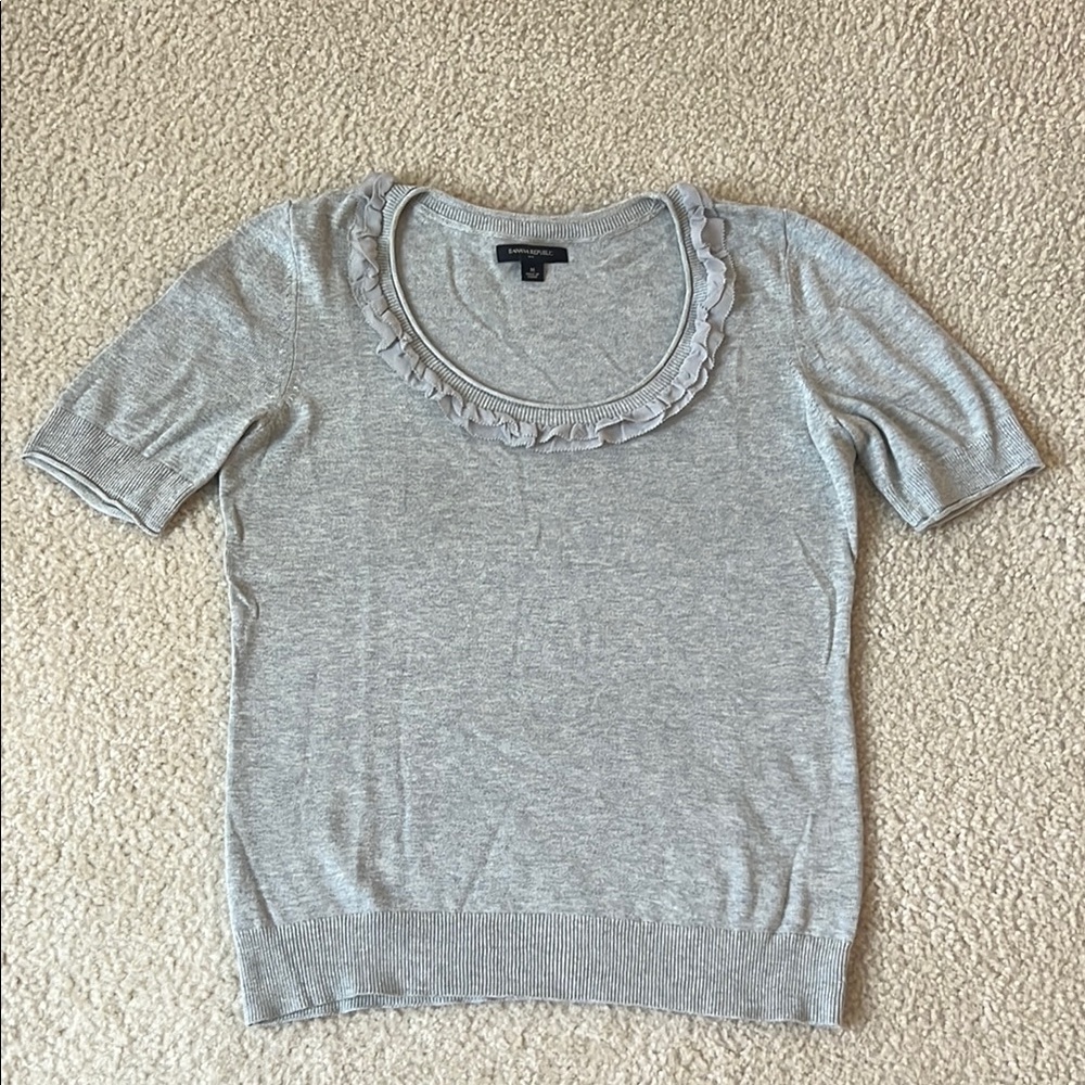 BANANA REPUBLIC Gray Ruffled Women's Top